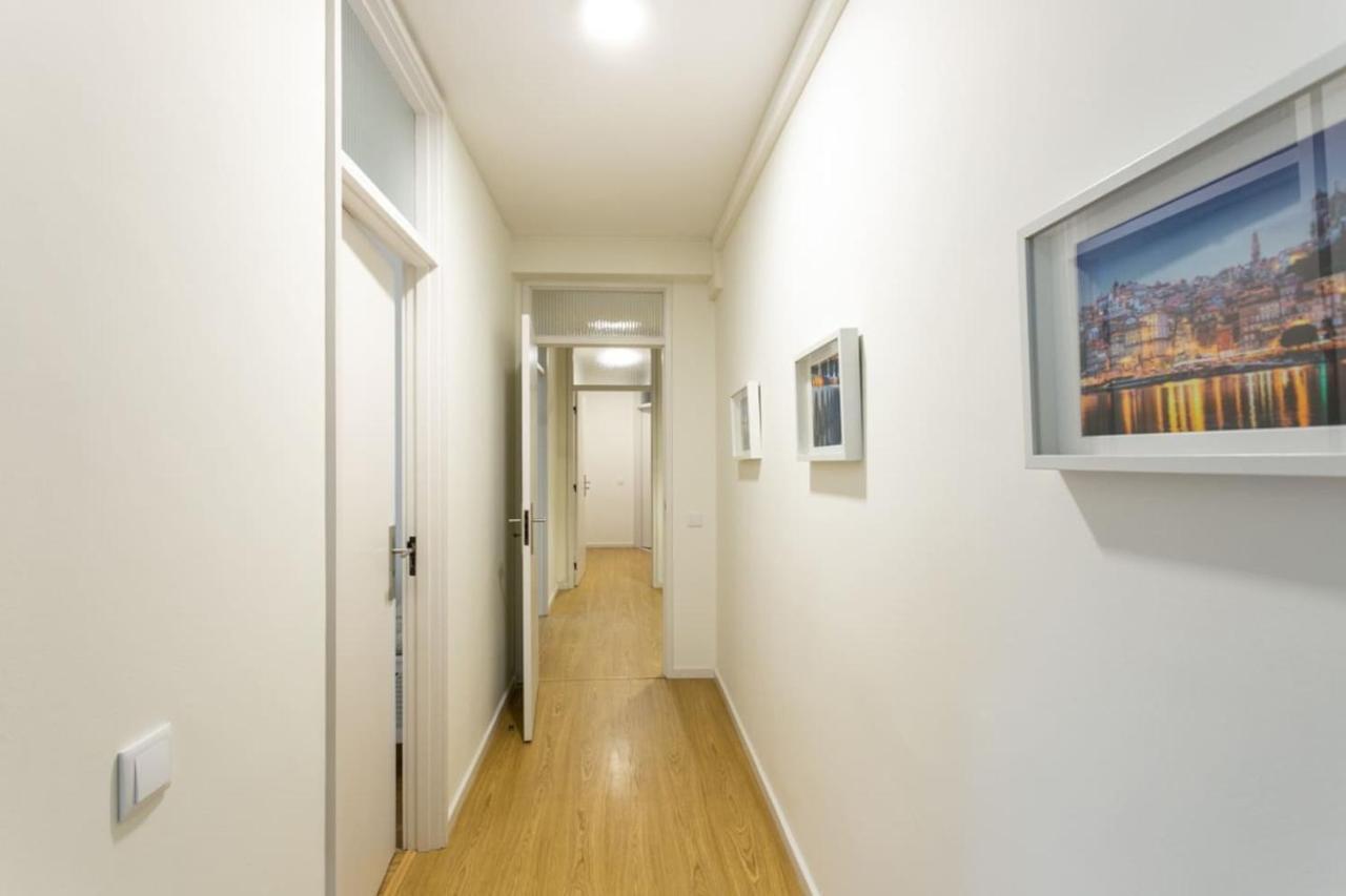Aposentus - Elegant Functionality Porto Downtown Apartment Ngoại thất bức ảnh